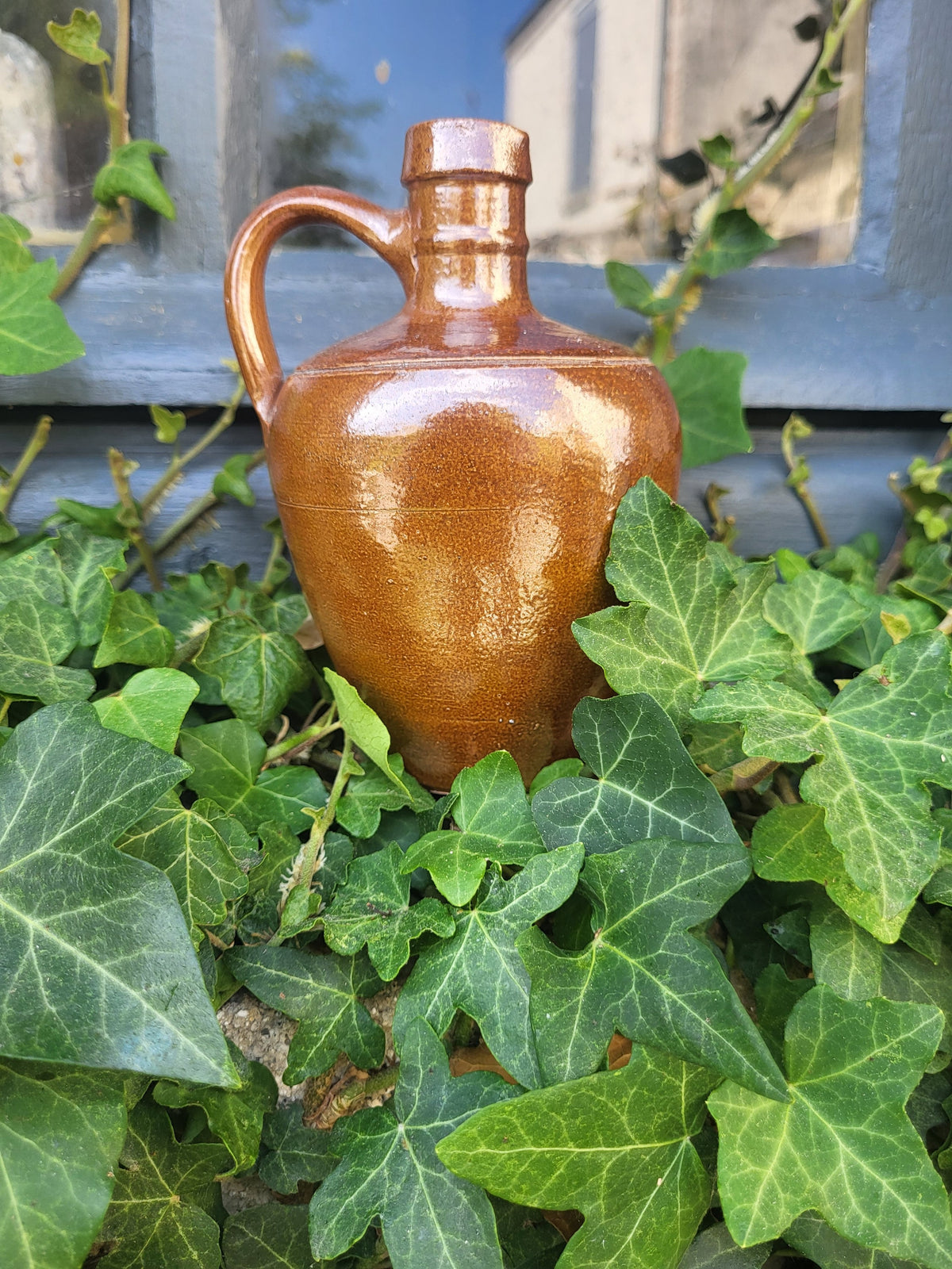 Pichet en grès vernissé ancien