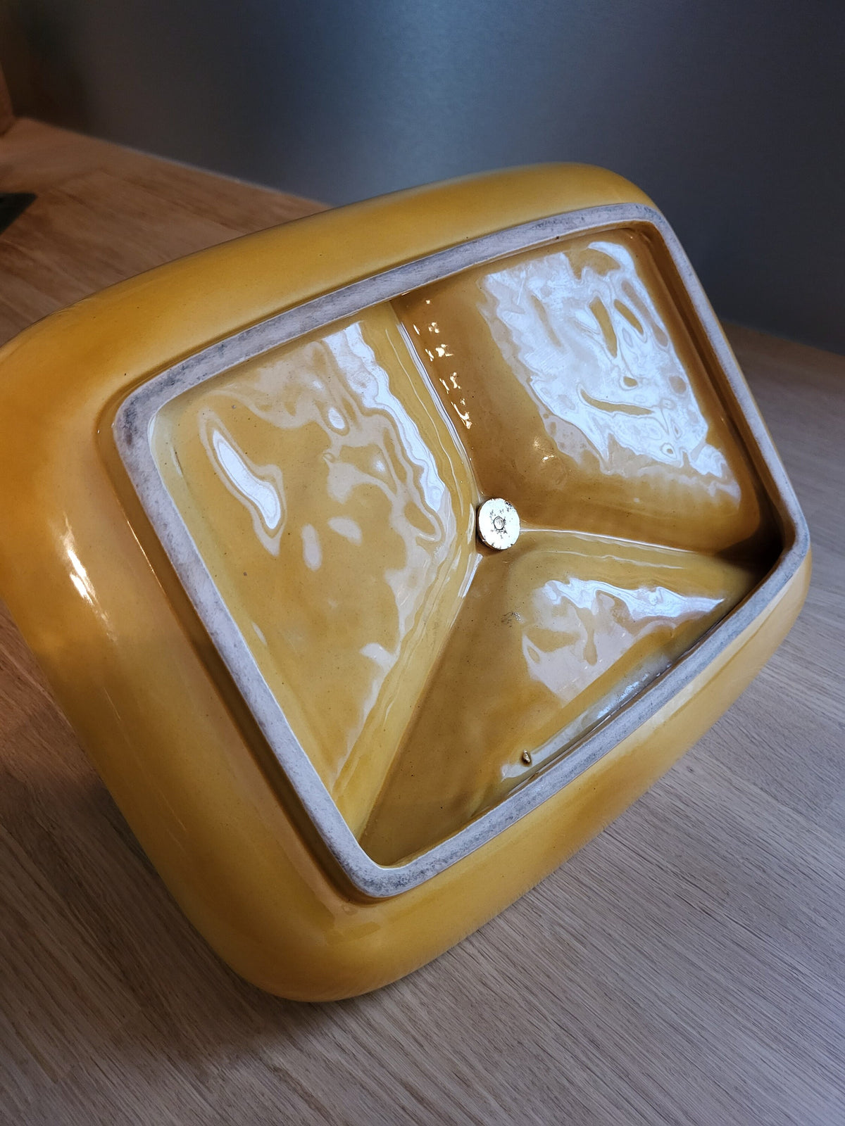 Plateau vintage céramique jaune poignée dorée