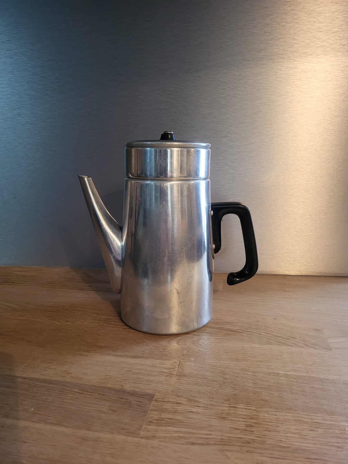 Cafetière vintage en aluminium