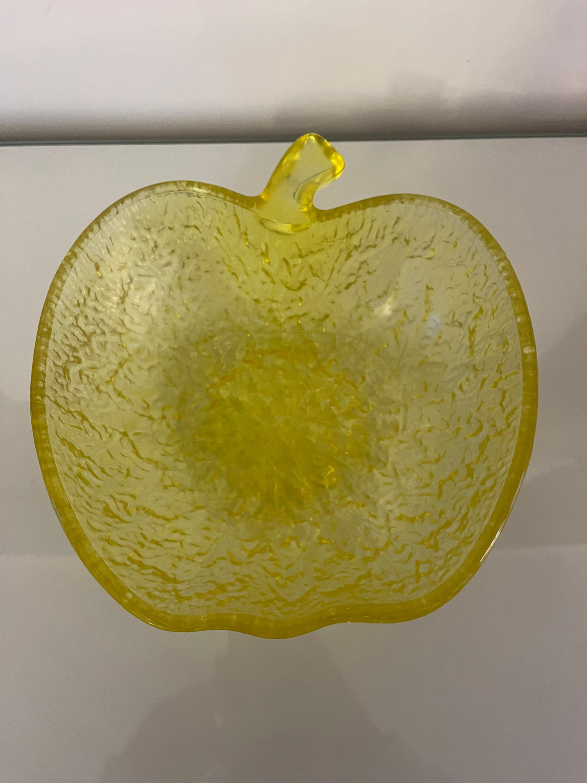 Service dessert coupelles verre jaune en forme de pommes années 70