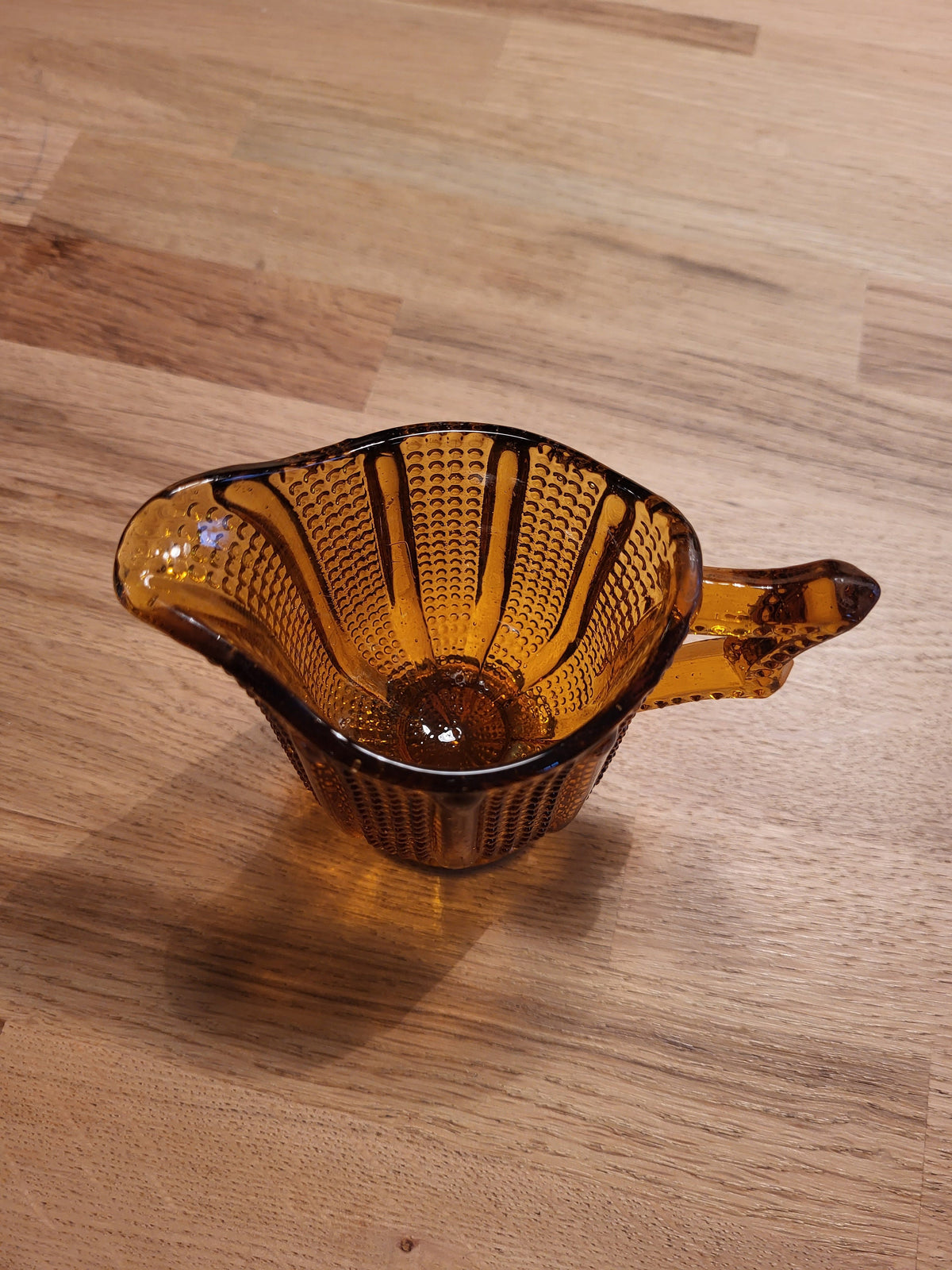 Pichet verre ambré vintage