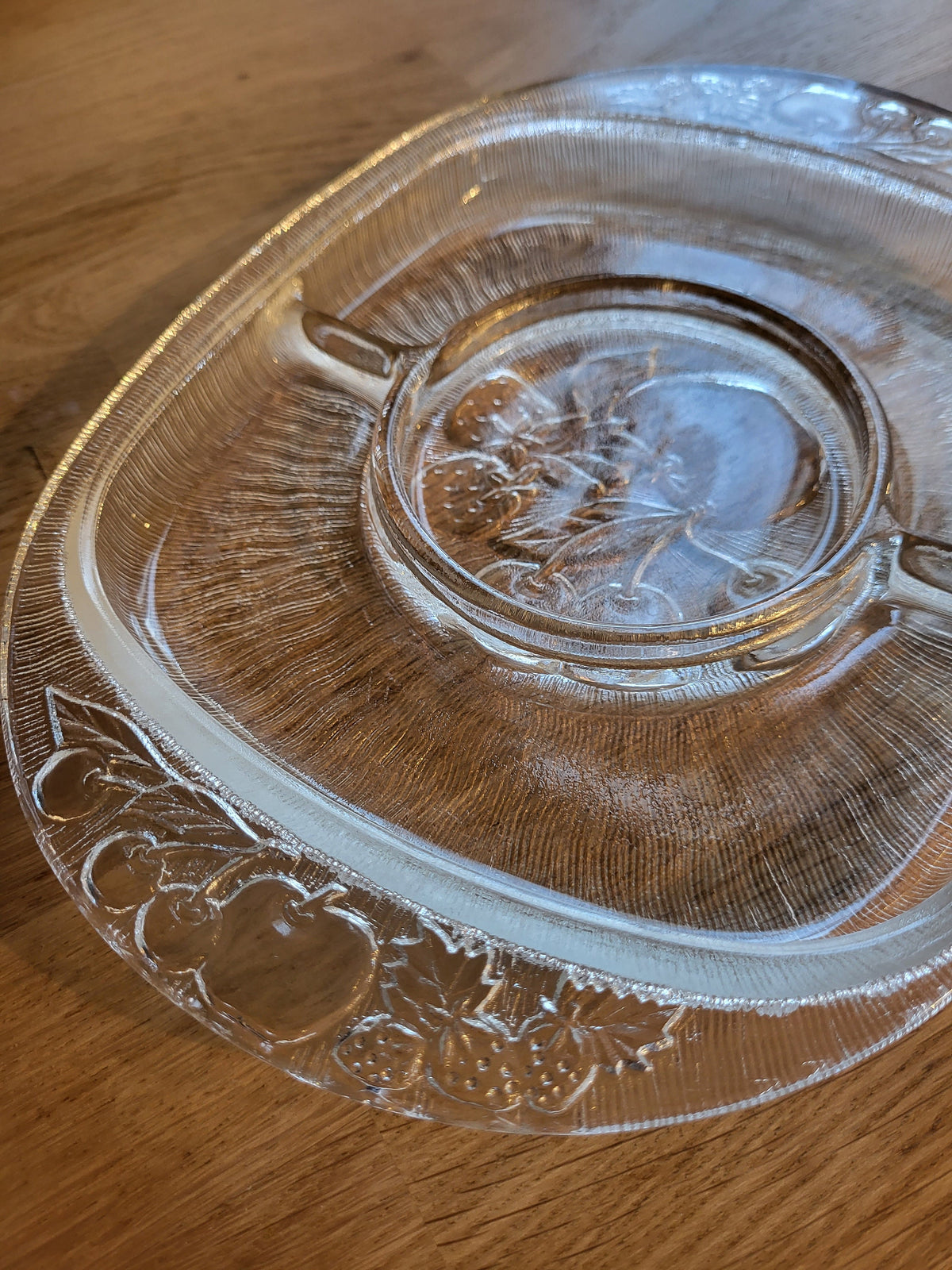 Plat de service en verre