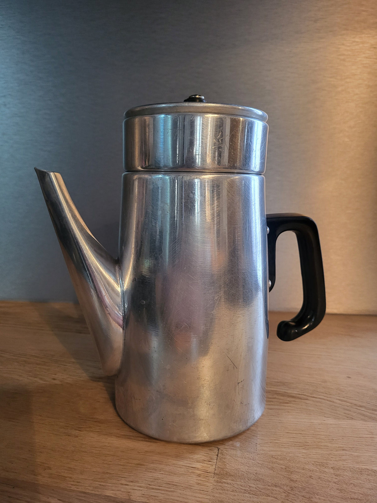Cafetière vintage en aluminium