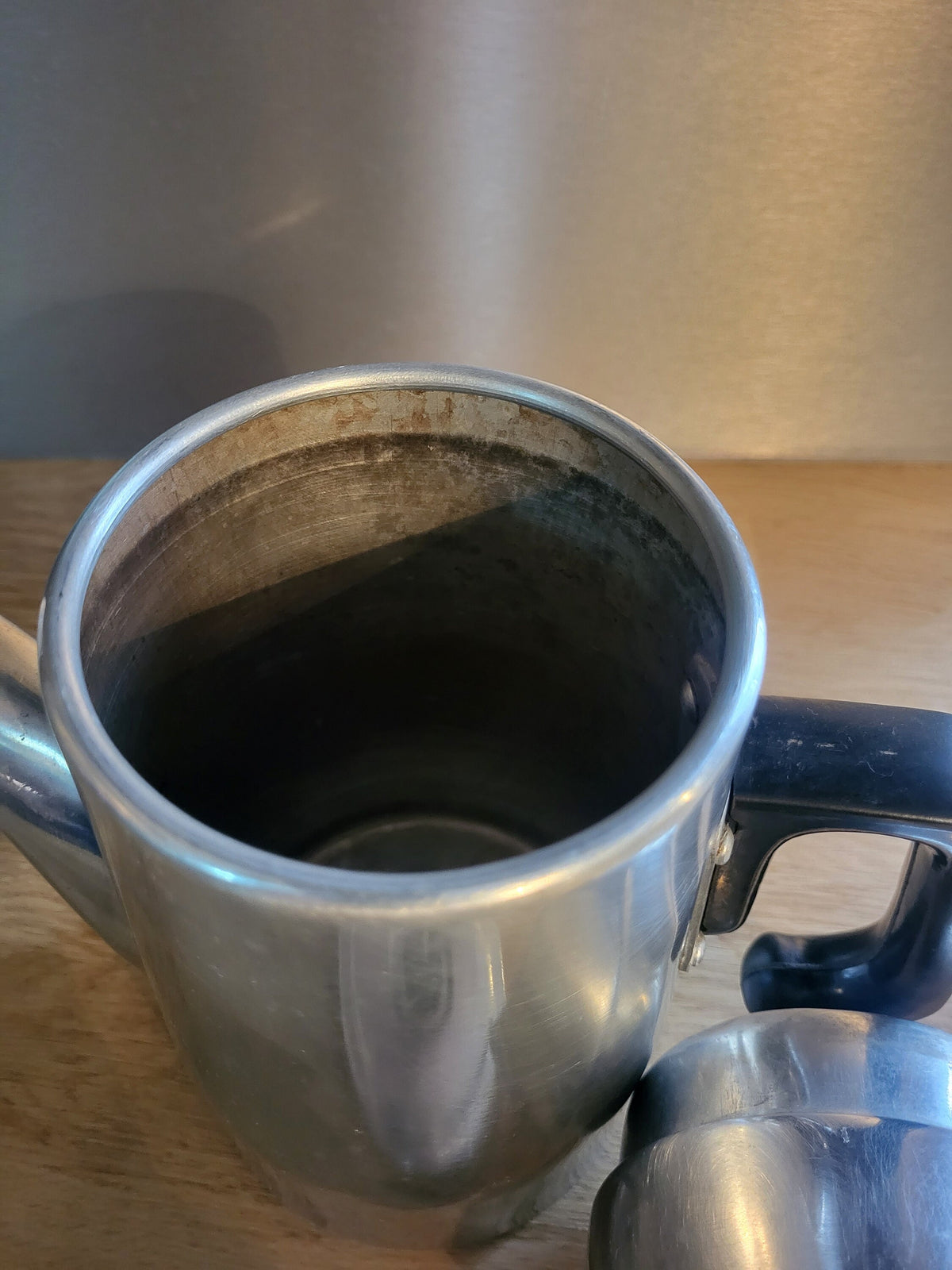 Cafetière vintage en aluminium
