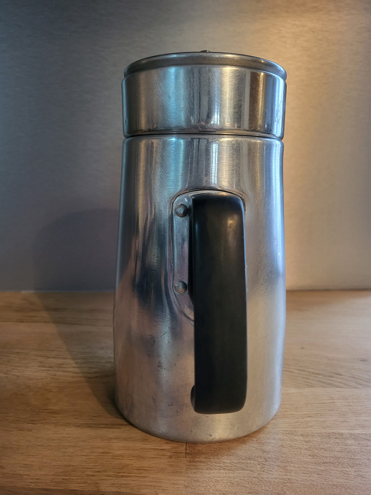 Cafetière vintage en aluminium