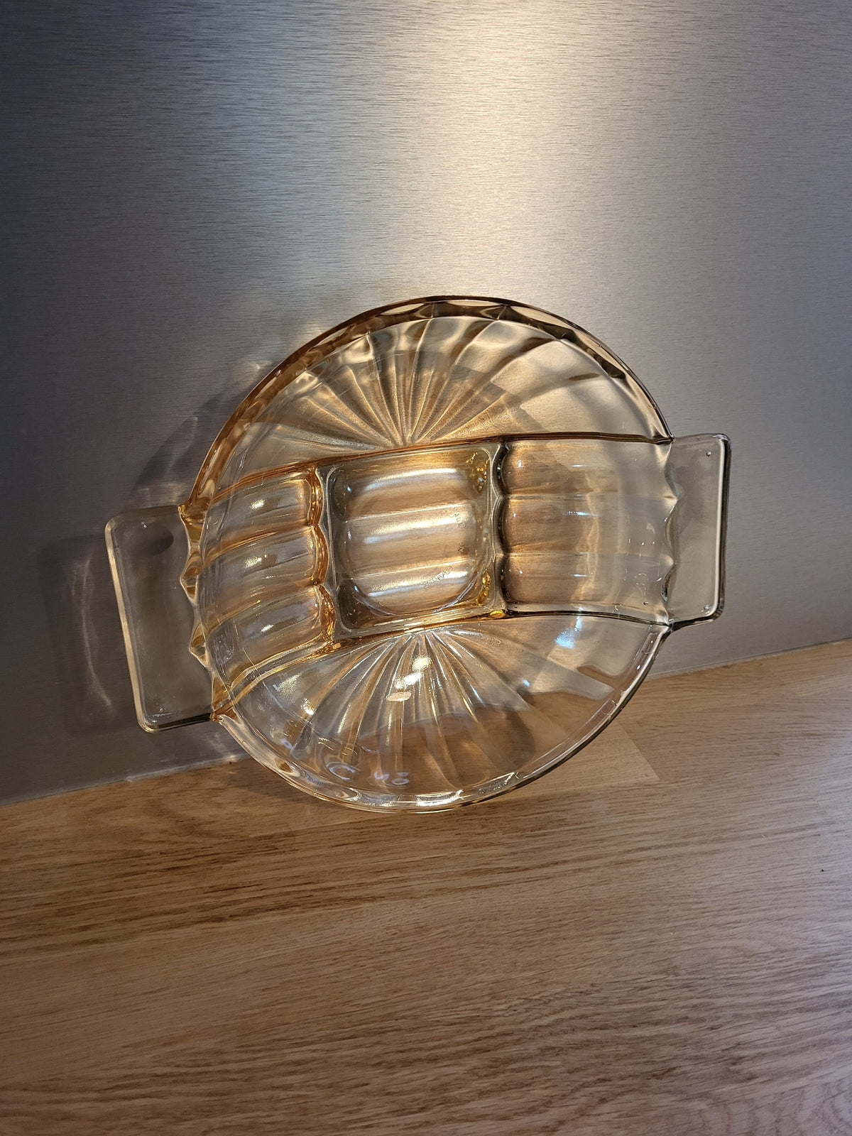 Plat en verre irisé