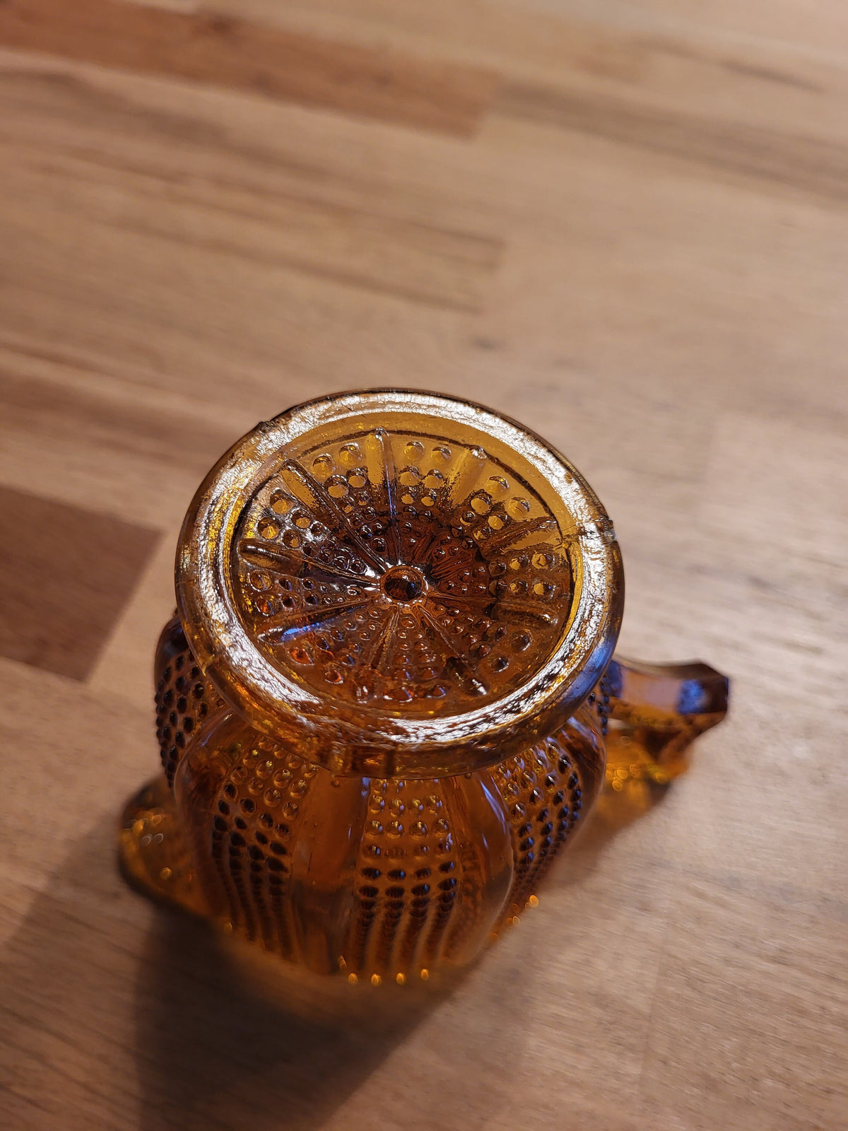 Pichet verre ambré vintage