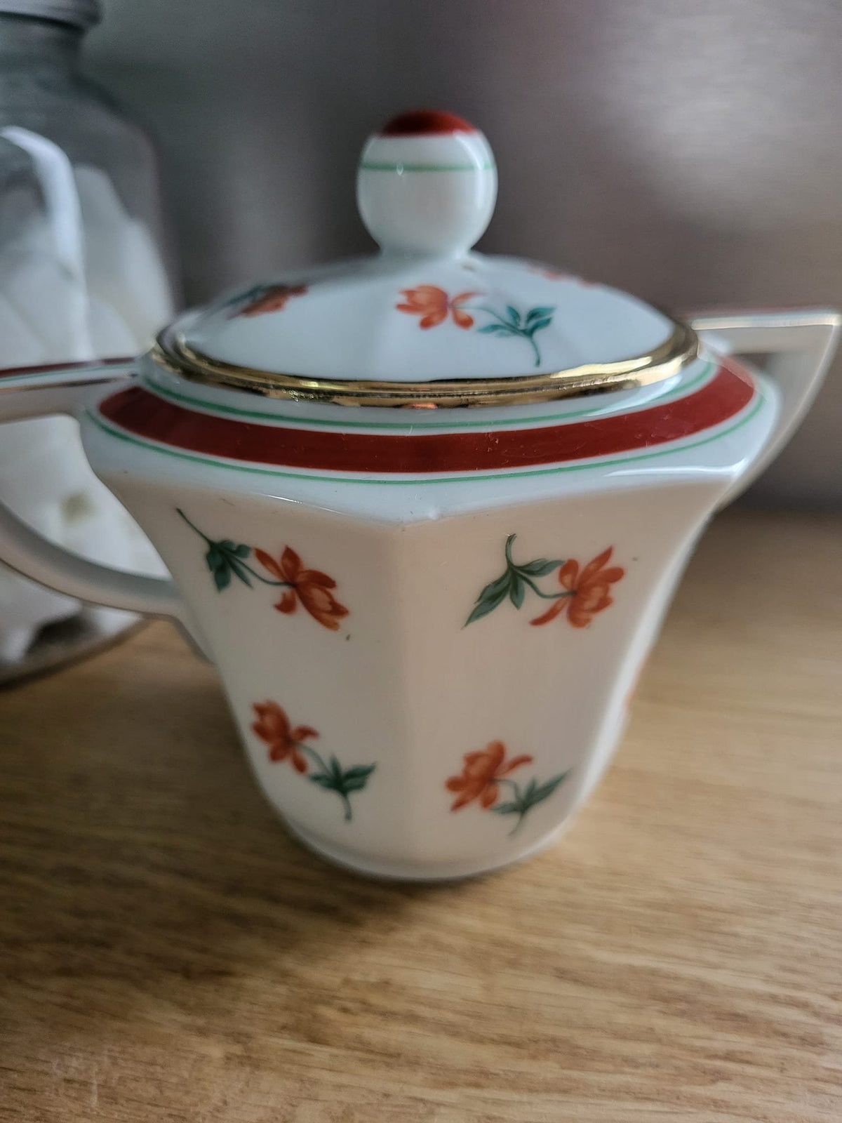 Sucrier en porcelaine