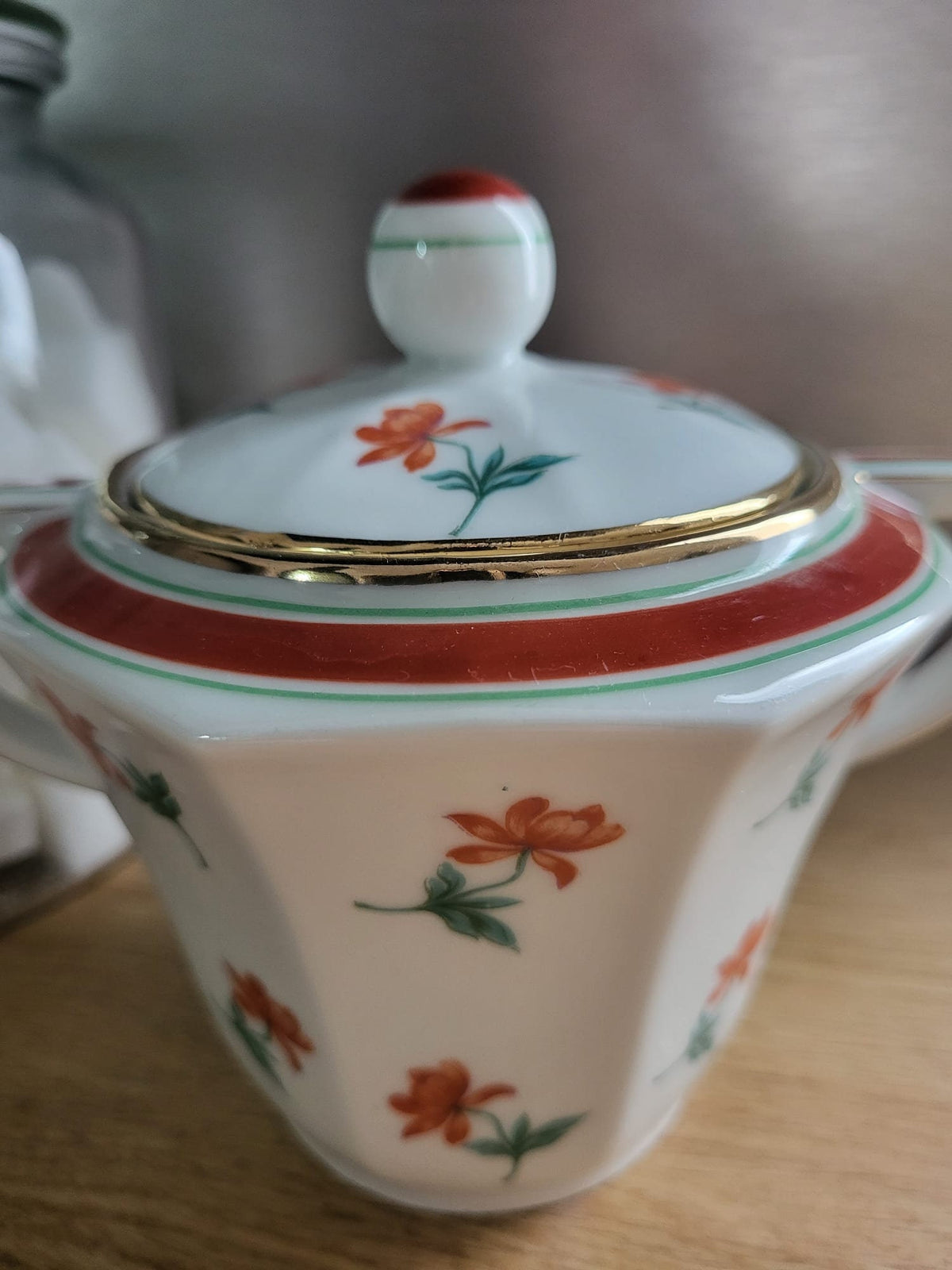 Sucrier en porcelaine