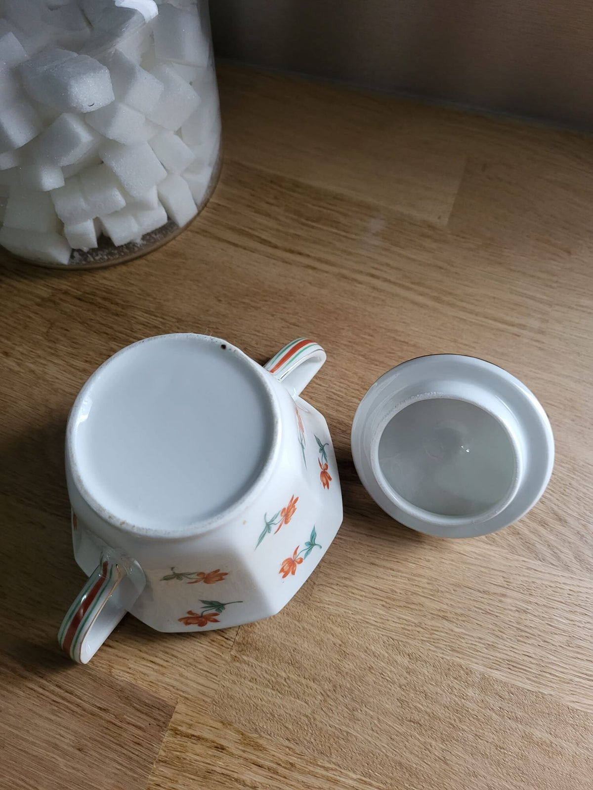 Sucrier en porcelaine