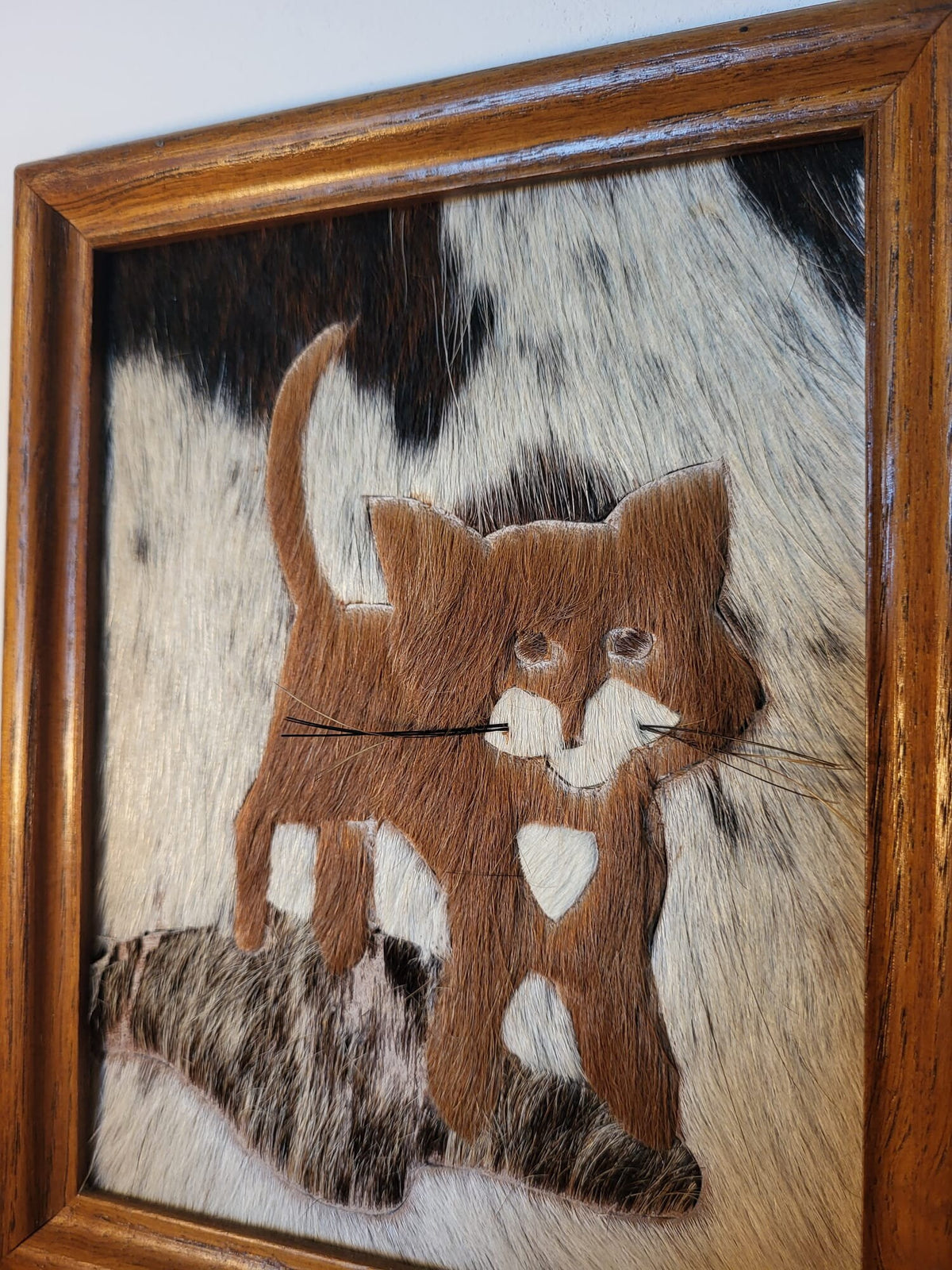 Tableau chat vintage en peau de vache