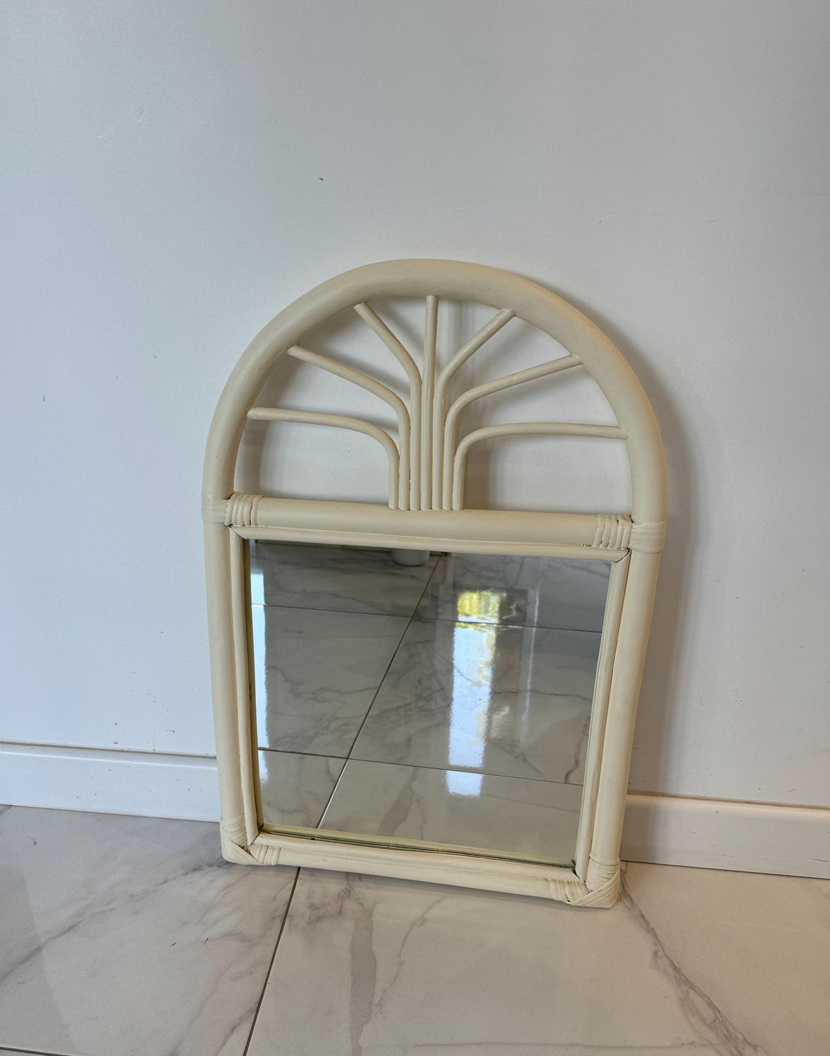 Miroir rotin blanc vintage