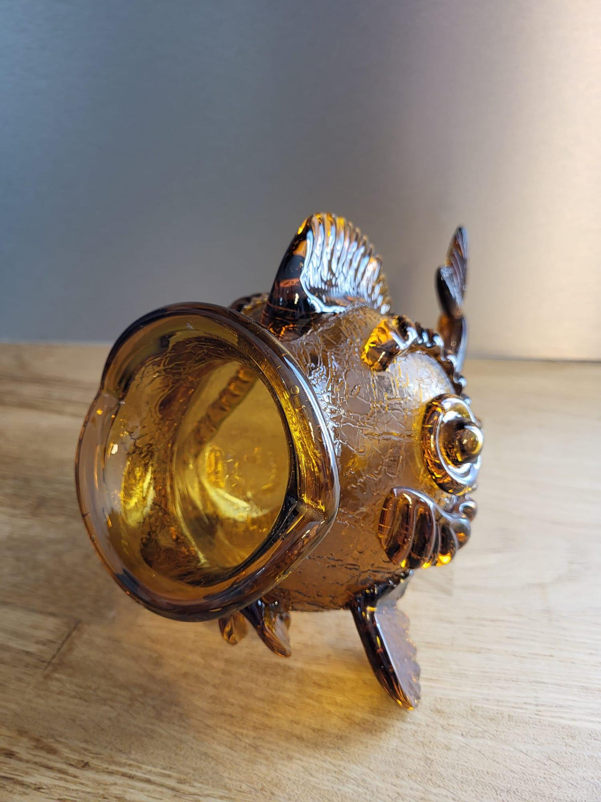 Poisson verre ambré craquelé