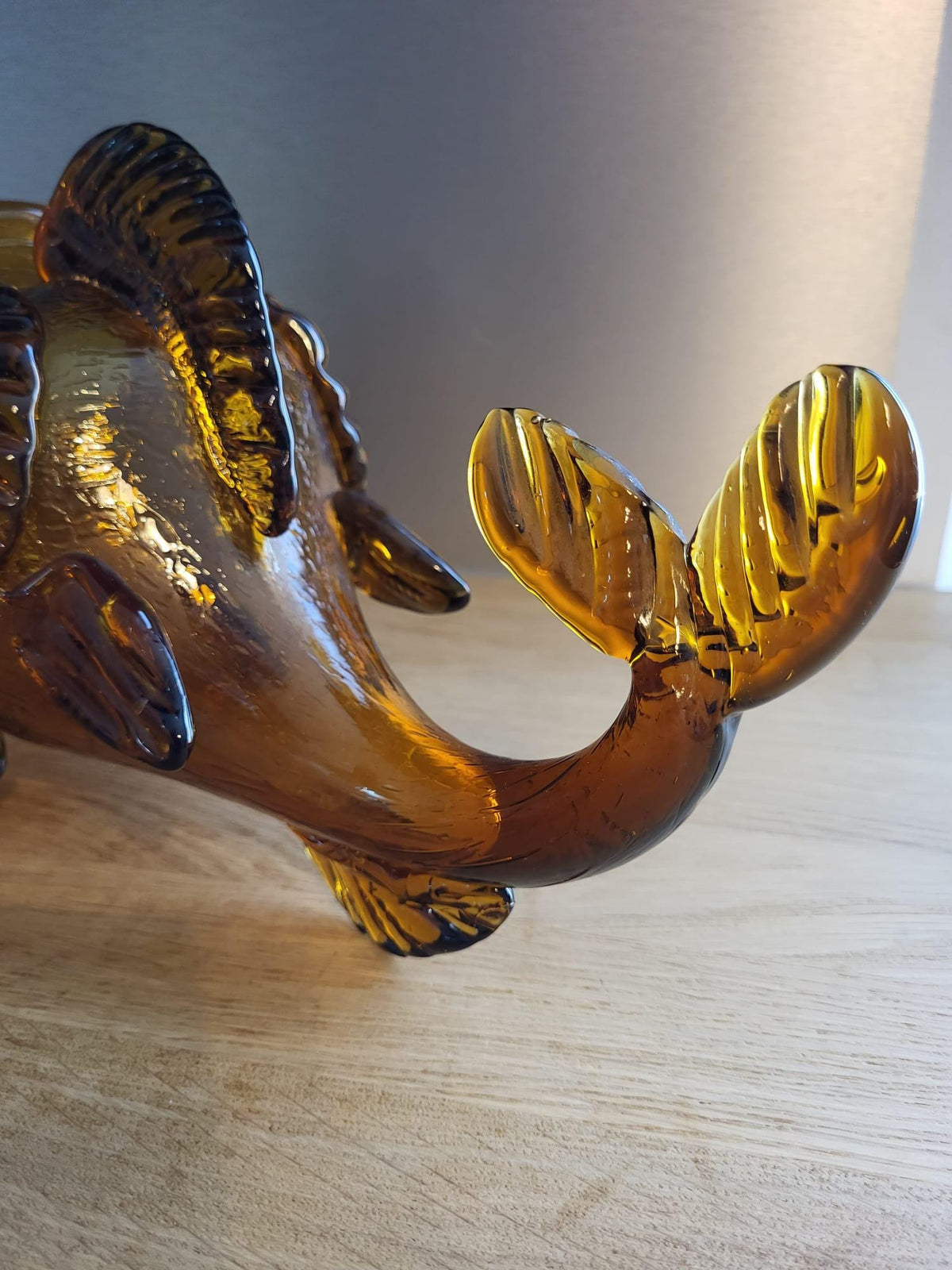 Poisson verre ambré craquelé
