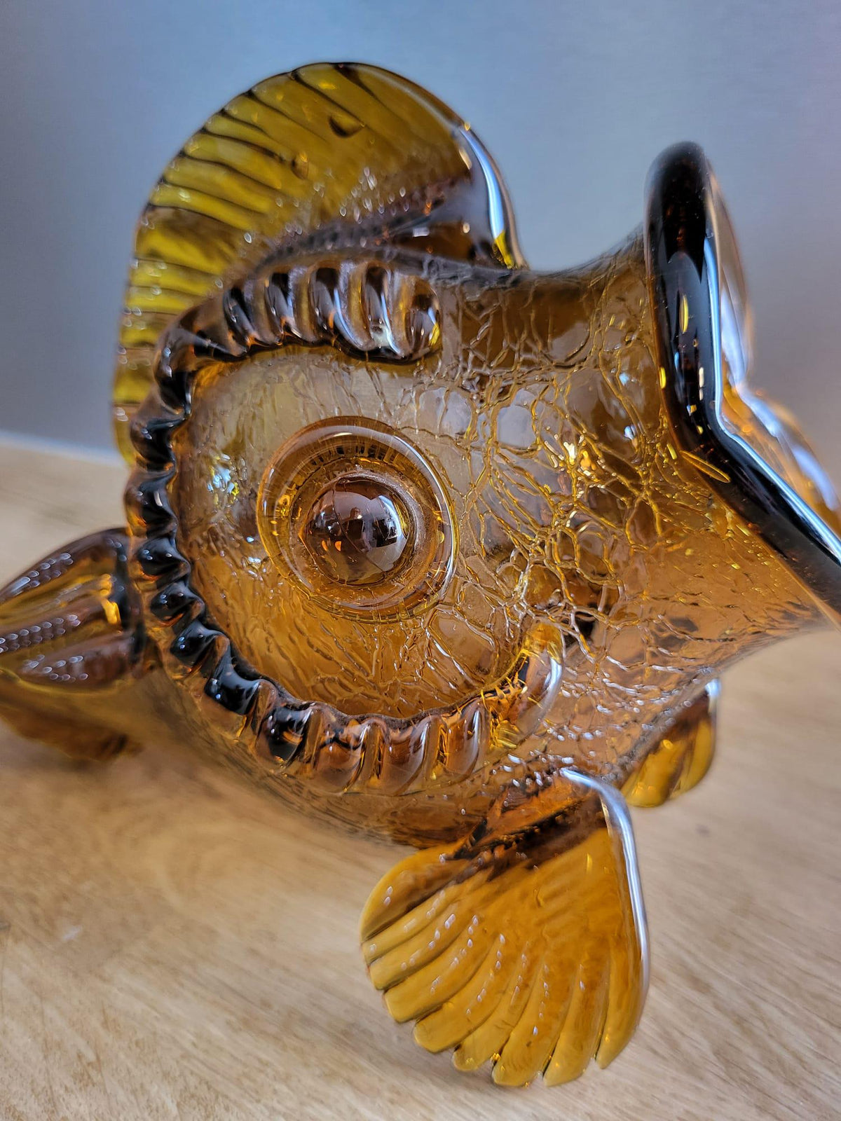 Poisson verre ambré craquelé