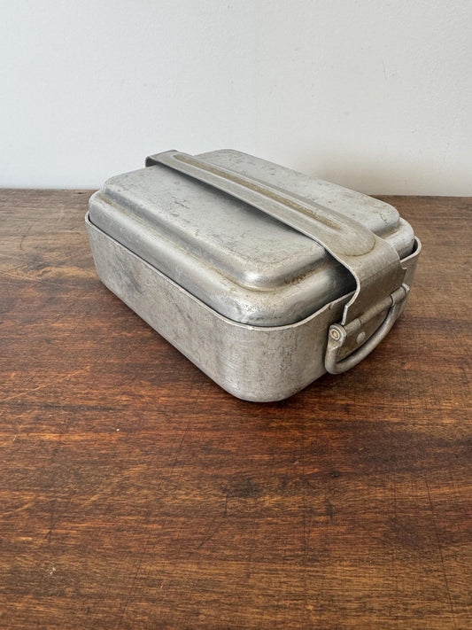 Ancienne gamelle aluminium