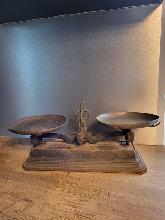 Balance ancienne en fonte