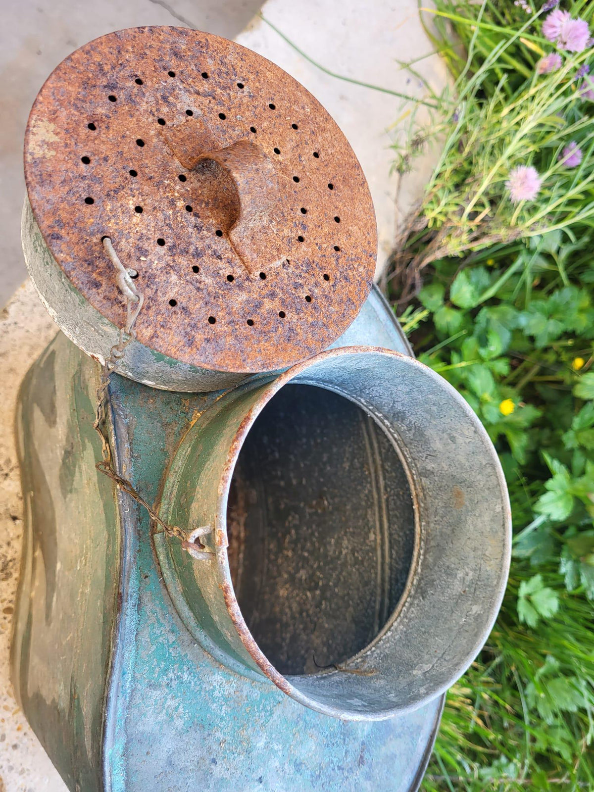 Goujonnière ancienne zinc