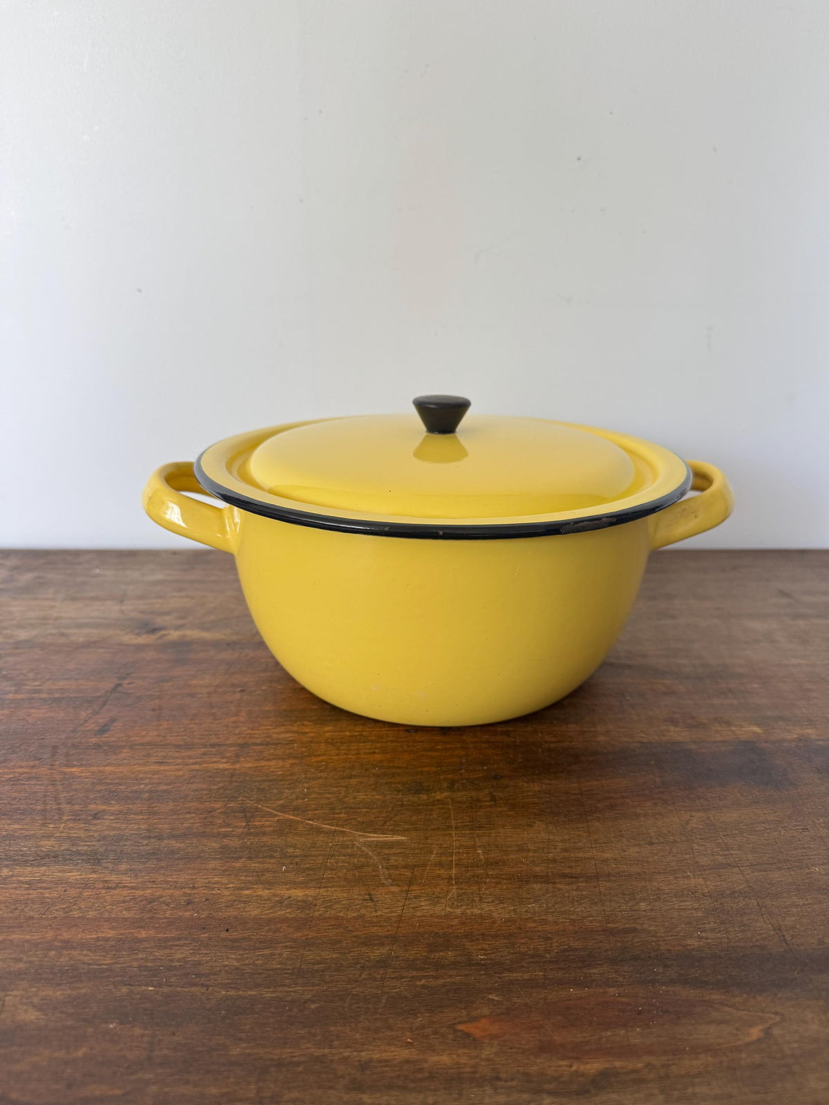 Marmite faitout émaillé jaune vintage