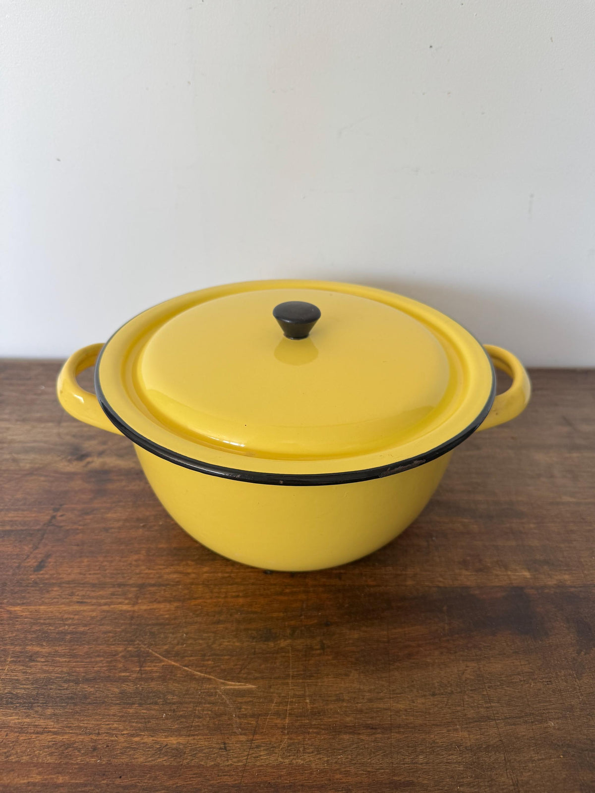 Marmite faitout émaillé jaune vintage