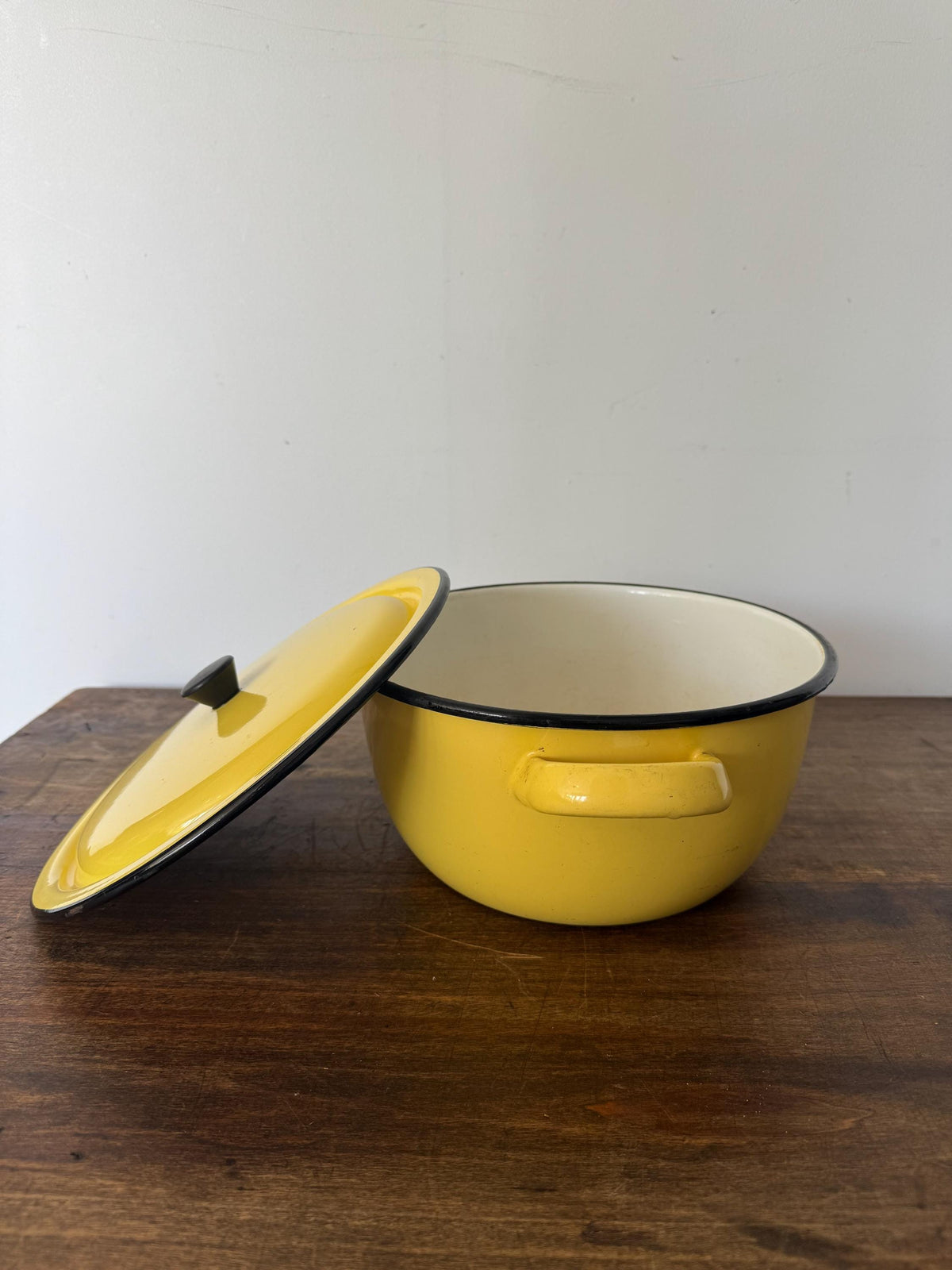 Marmite faitout émaillé jaune vintage