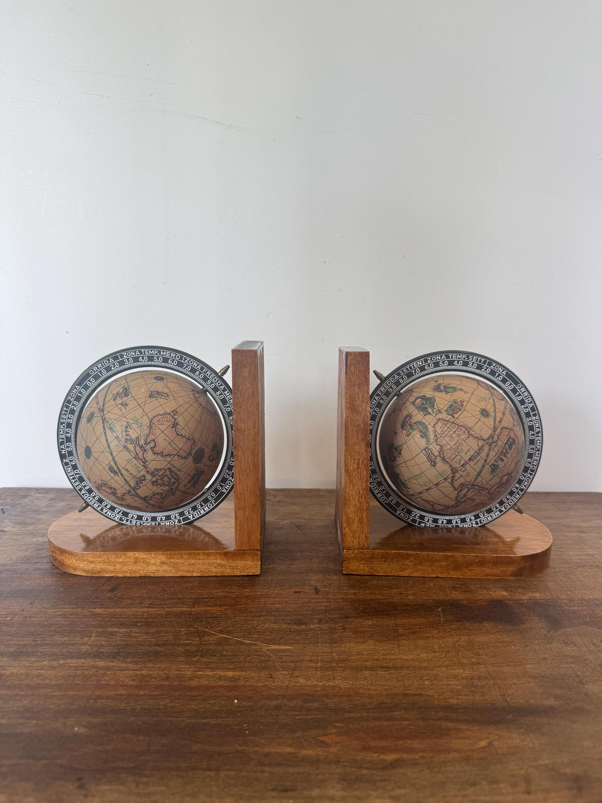 Serre livres map monde vintage