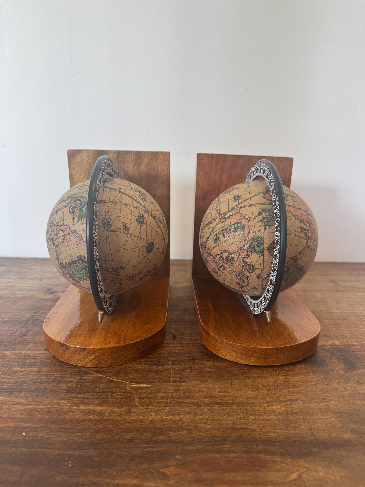 Serre livres map monde vintage