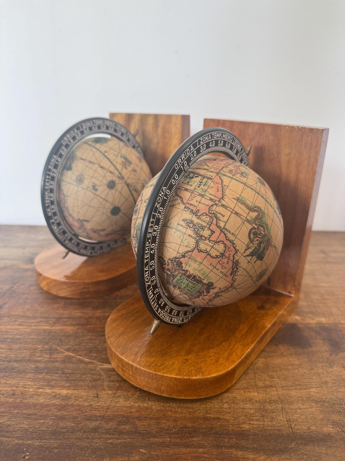 Serre livres map monde vintage