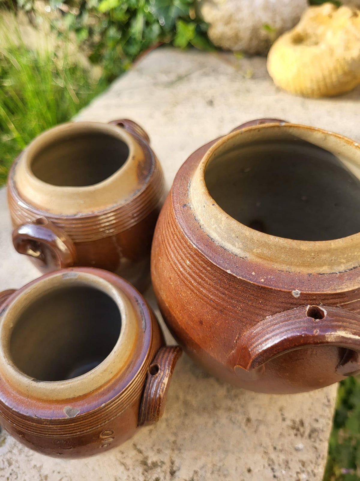 Pots en grès vernissé