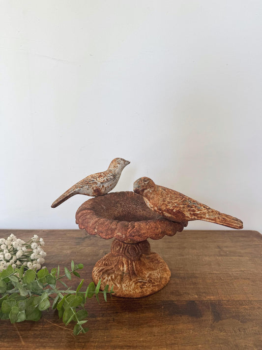 Bassin oiseaux ancien