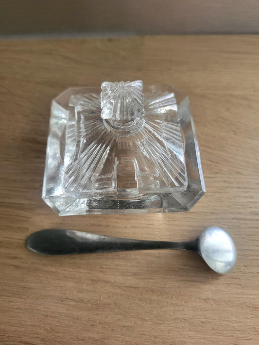 Salière verre avec petite cuillère