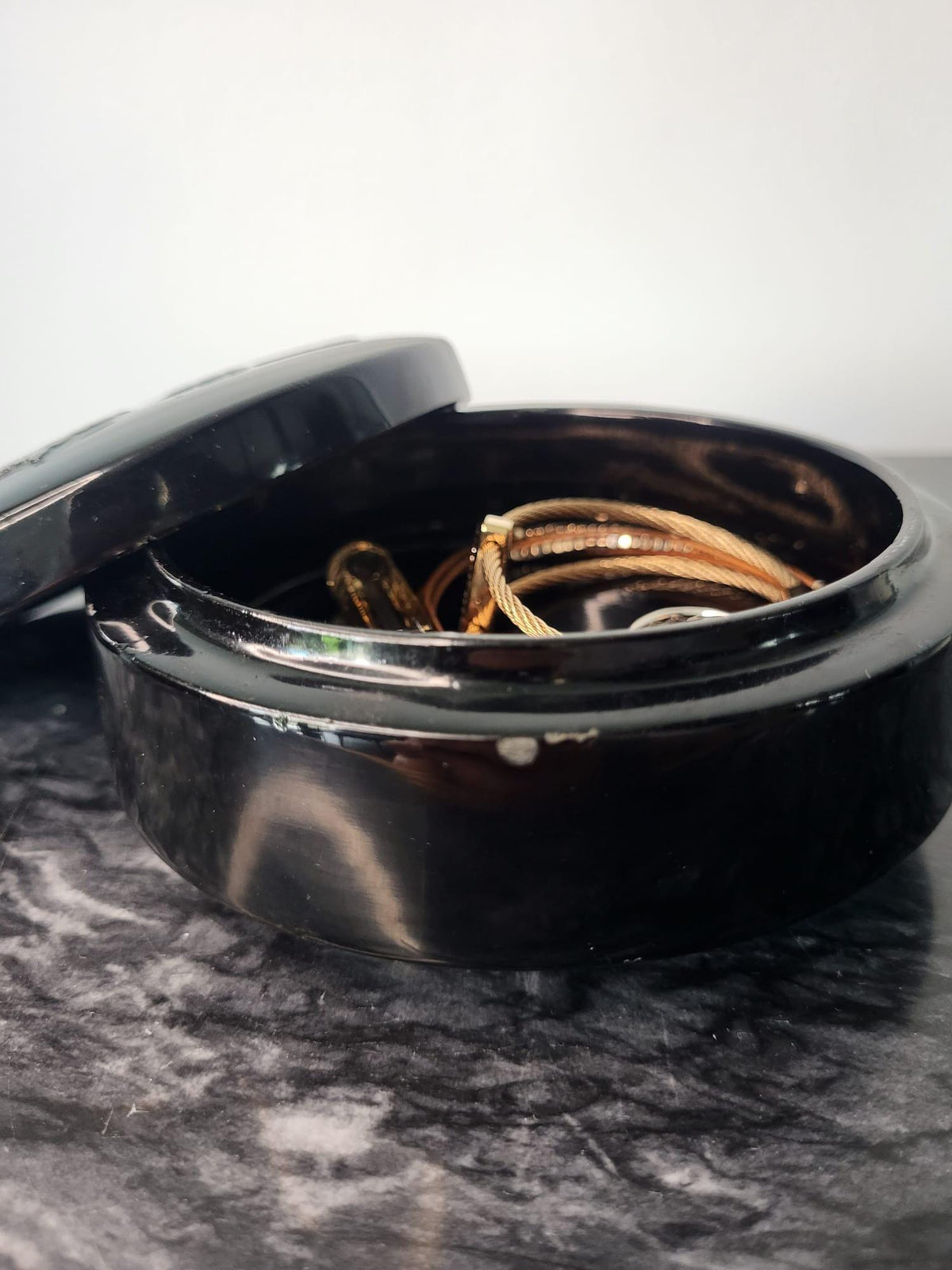 Boite à bijoux laqué et nacre