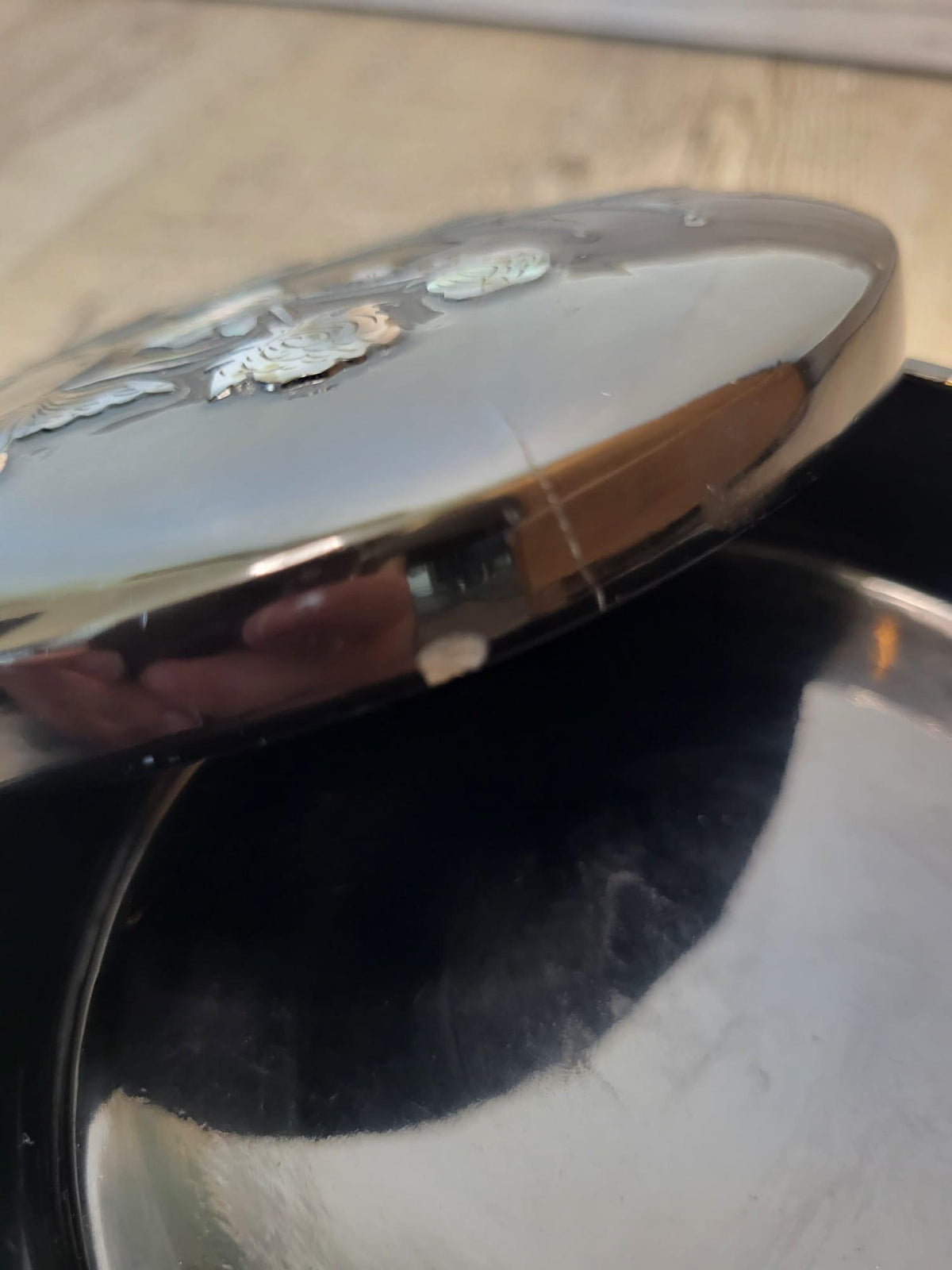 Boite à bijoux laqué et nacre