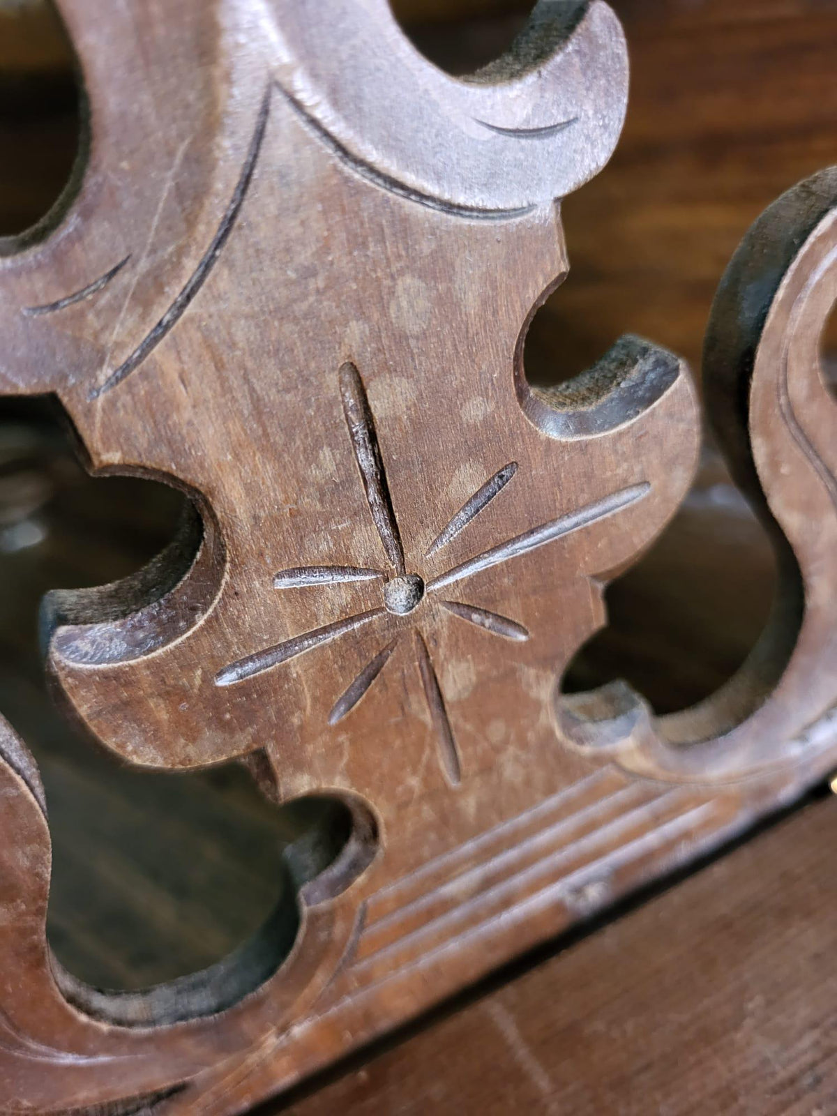 Etagère ancienne bois sculpté