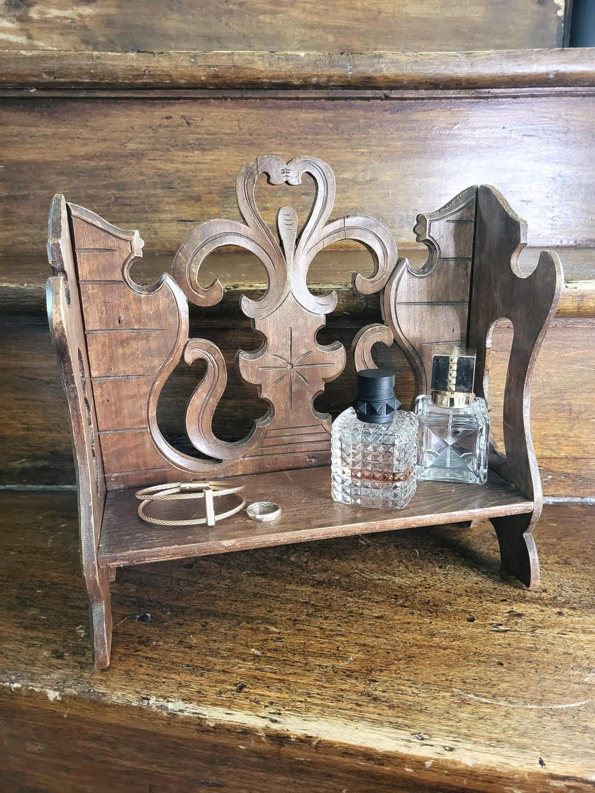 Etagère ancienne bois sculpté