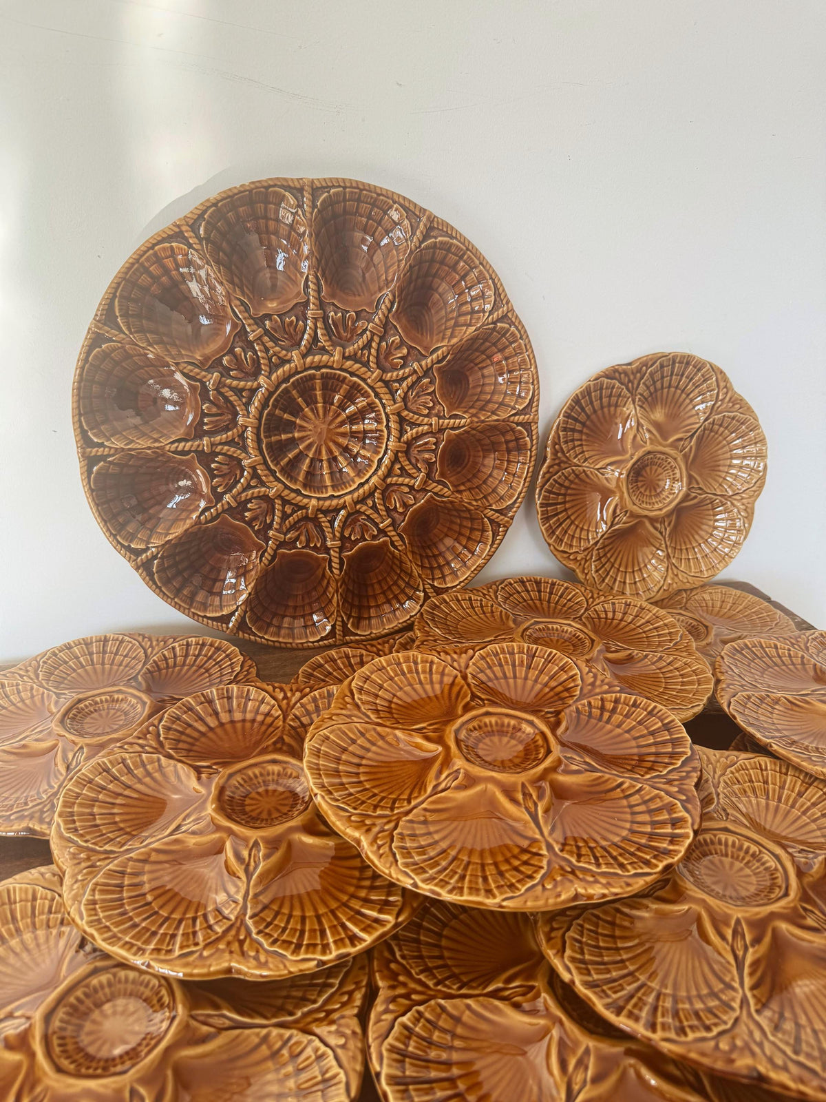 Assiettes à huitres barbotine française Sarreguemines