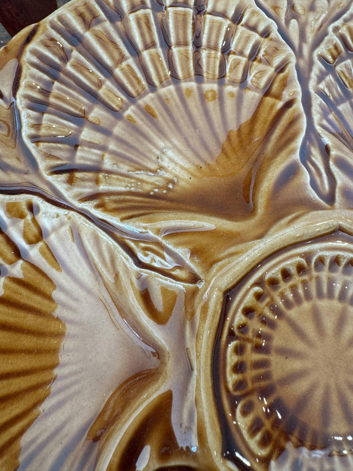 Assiettes à huitres barbotine française Sarreguemines