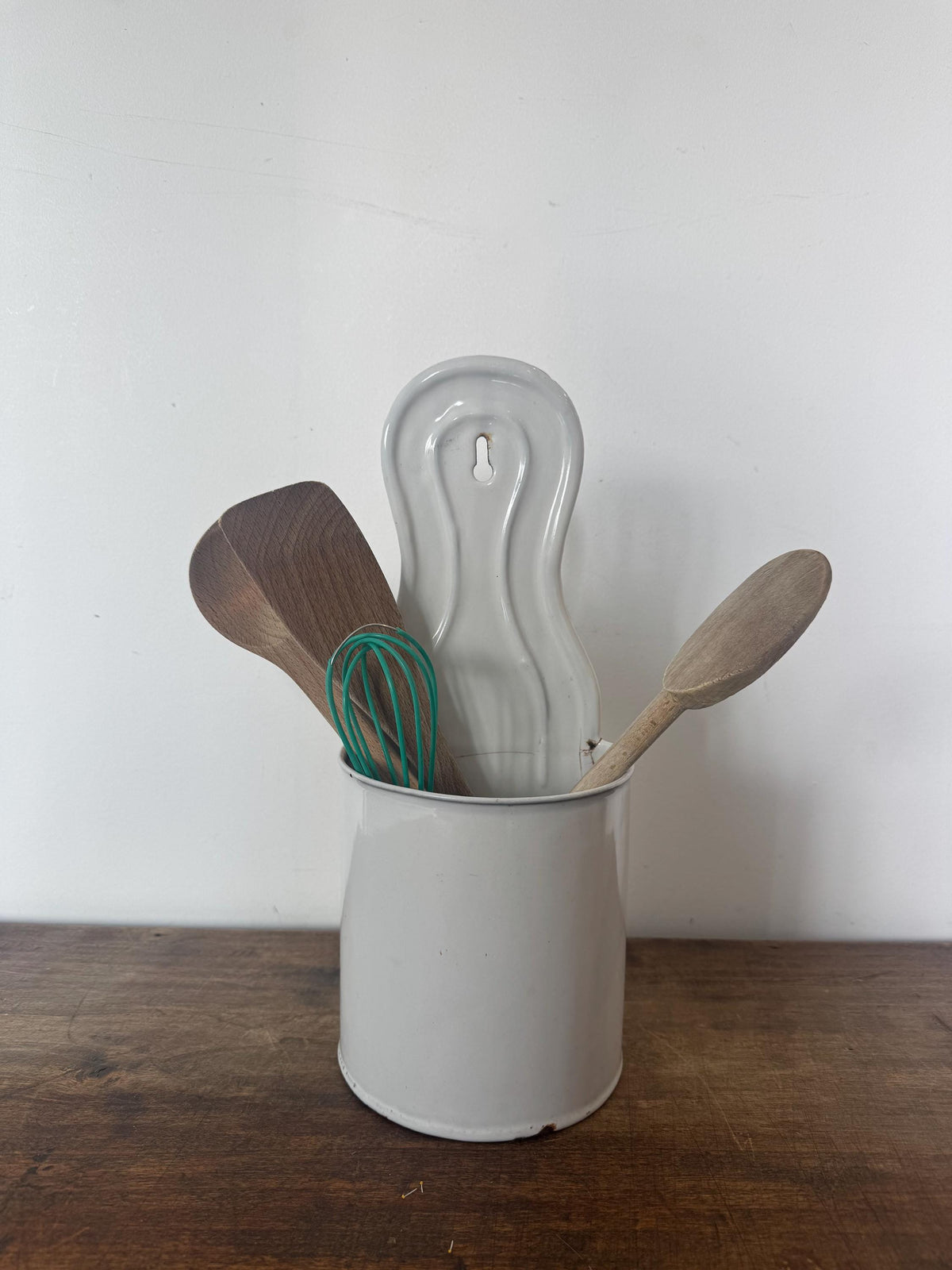 Pot ancien en émail