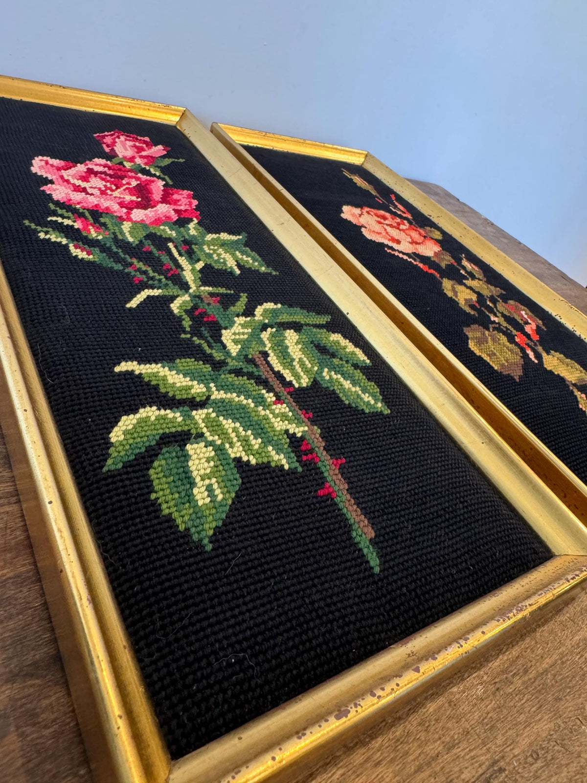Canevas roses vintage paire tableaux fleurs fond noir