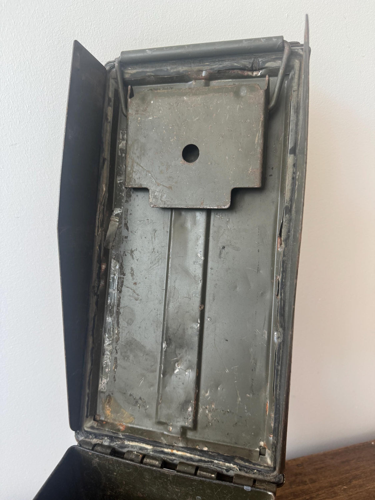 Caisse militaire munition ancienne métal