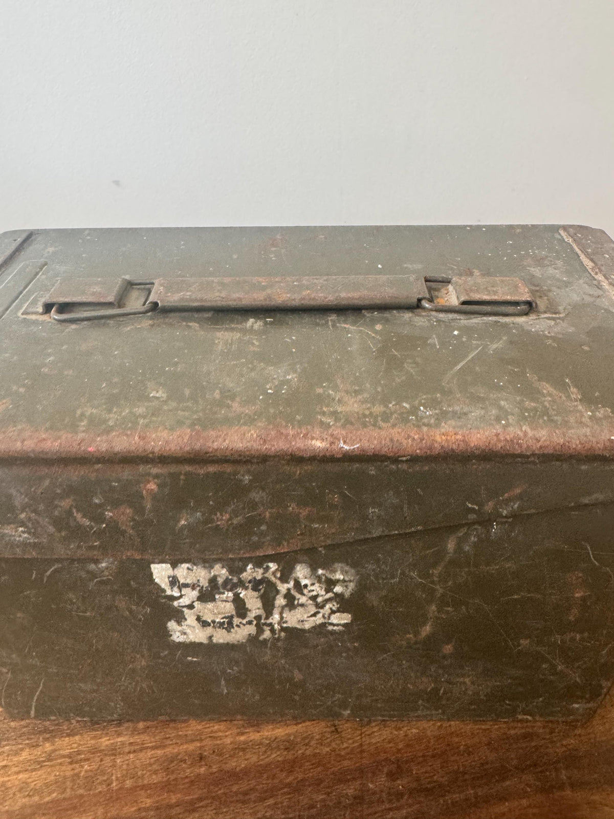 Caisse militaire munition ancienne métal
