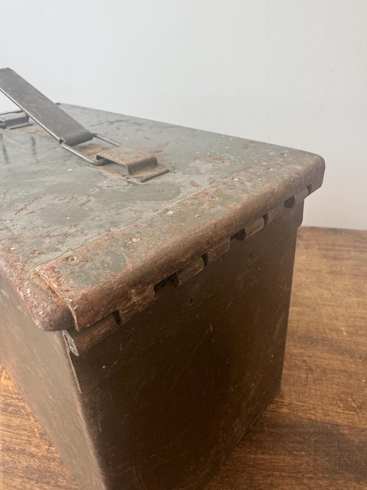 Caisse militaire munition ancienne métal