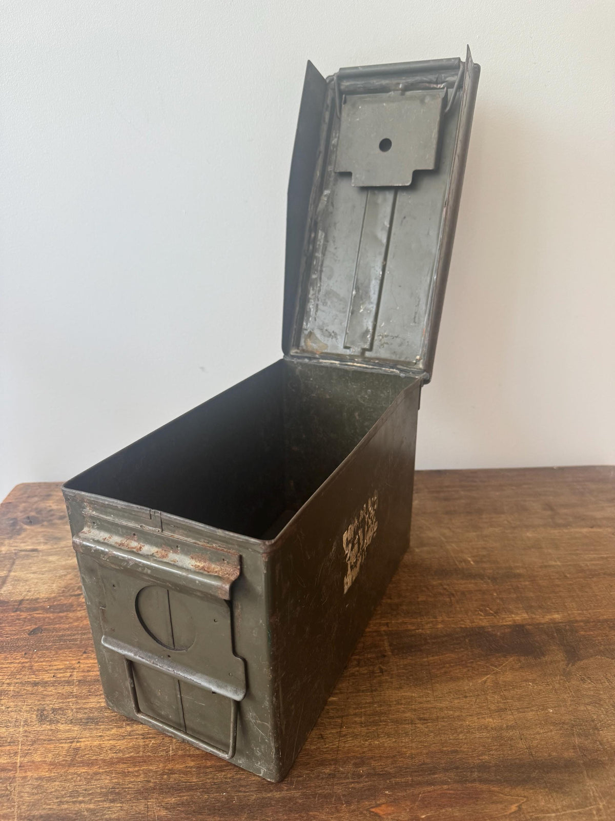 Caisse militaire munition ancienne métal