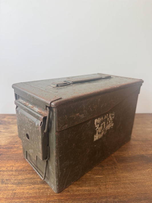 Caisse militaire munition ancienne métal