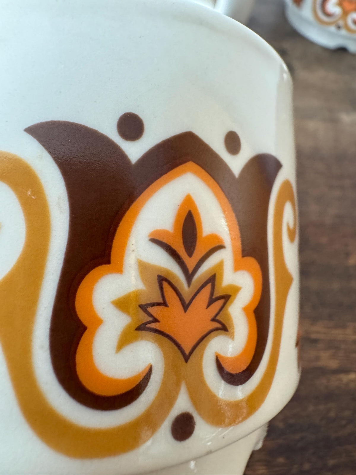 Tasse rétro orange et marron