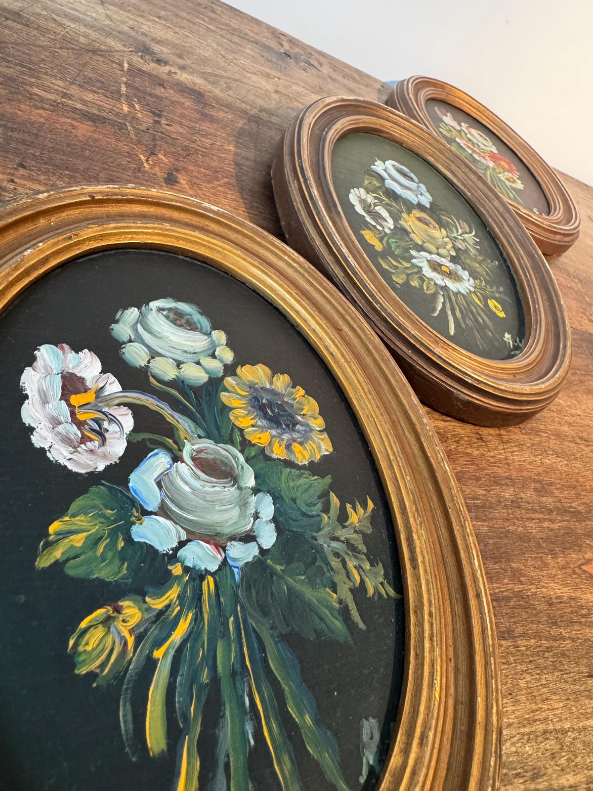Peintures fleurs tableaux ovales doré