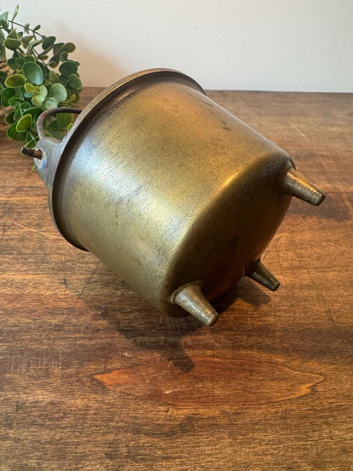 Petit chaudron ancien en laiton