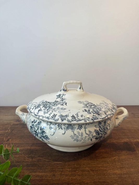 Soupière ancienne décor floral bleu et blanc