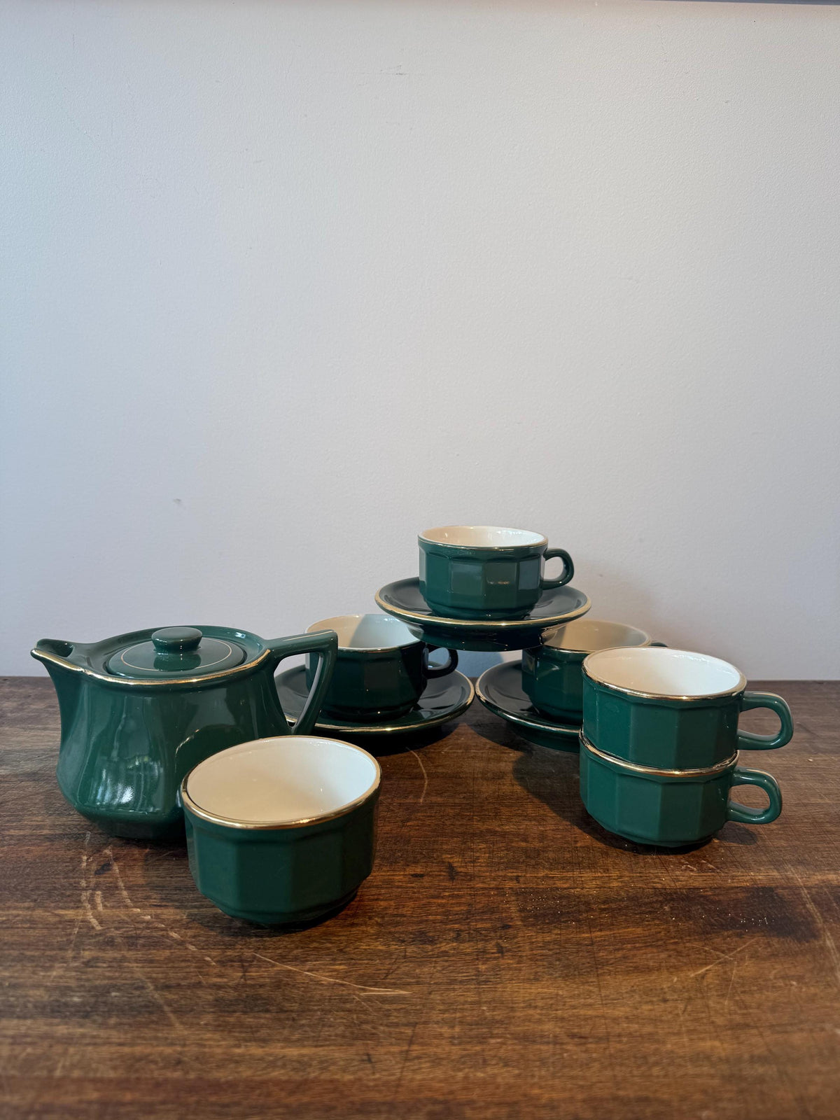 Service à café vintage Revol – Céramique vert foncé et doré – Vaisselle française