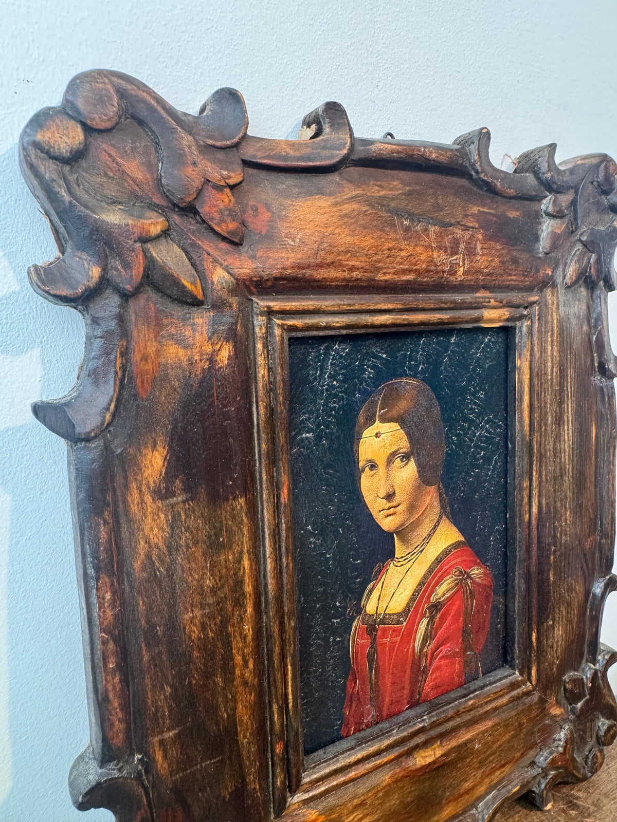 Paire de tableaux vintage Léonard de Vinci – La Dame à l’hermine & La Belle Ferronnière – Cadres bois sculpté